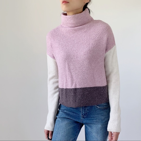LAVENDER Color block knit pullover top - Picture 5 of 6